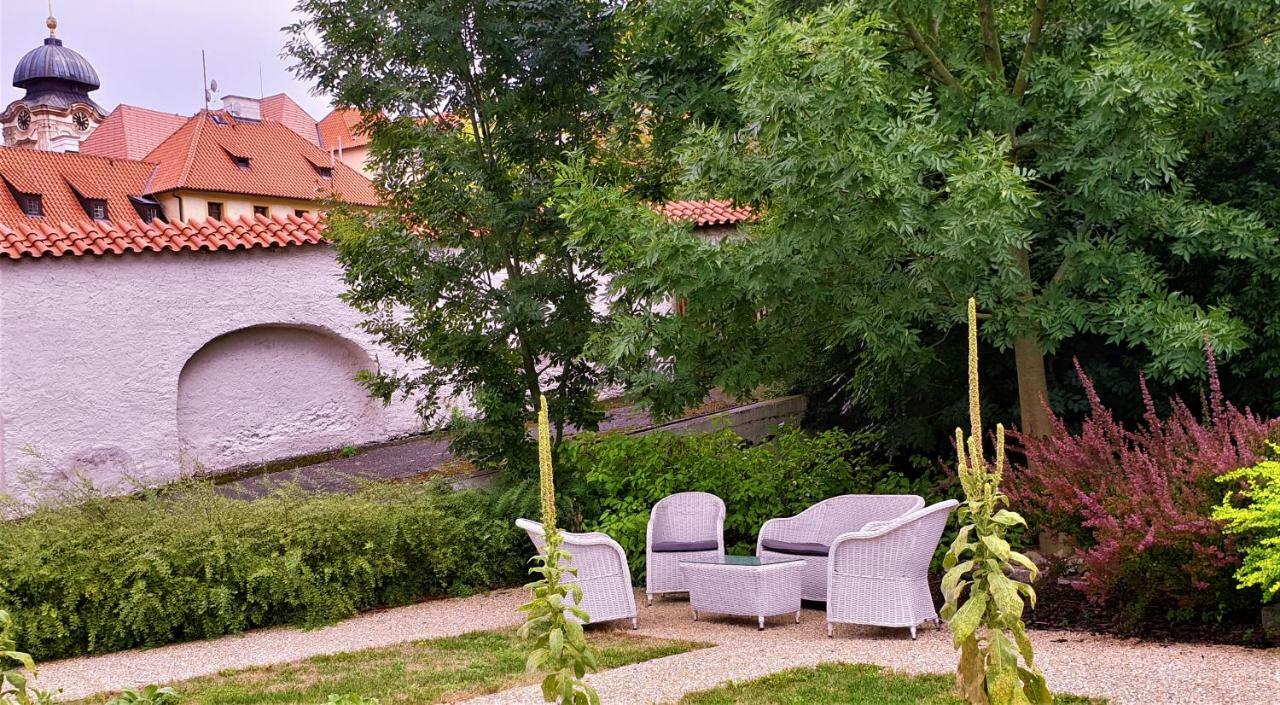 Garden Residence Prague Castle Exterior photo